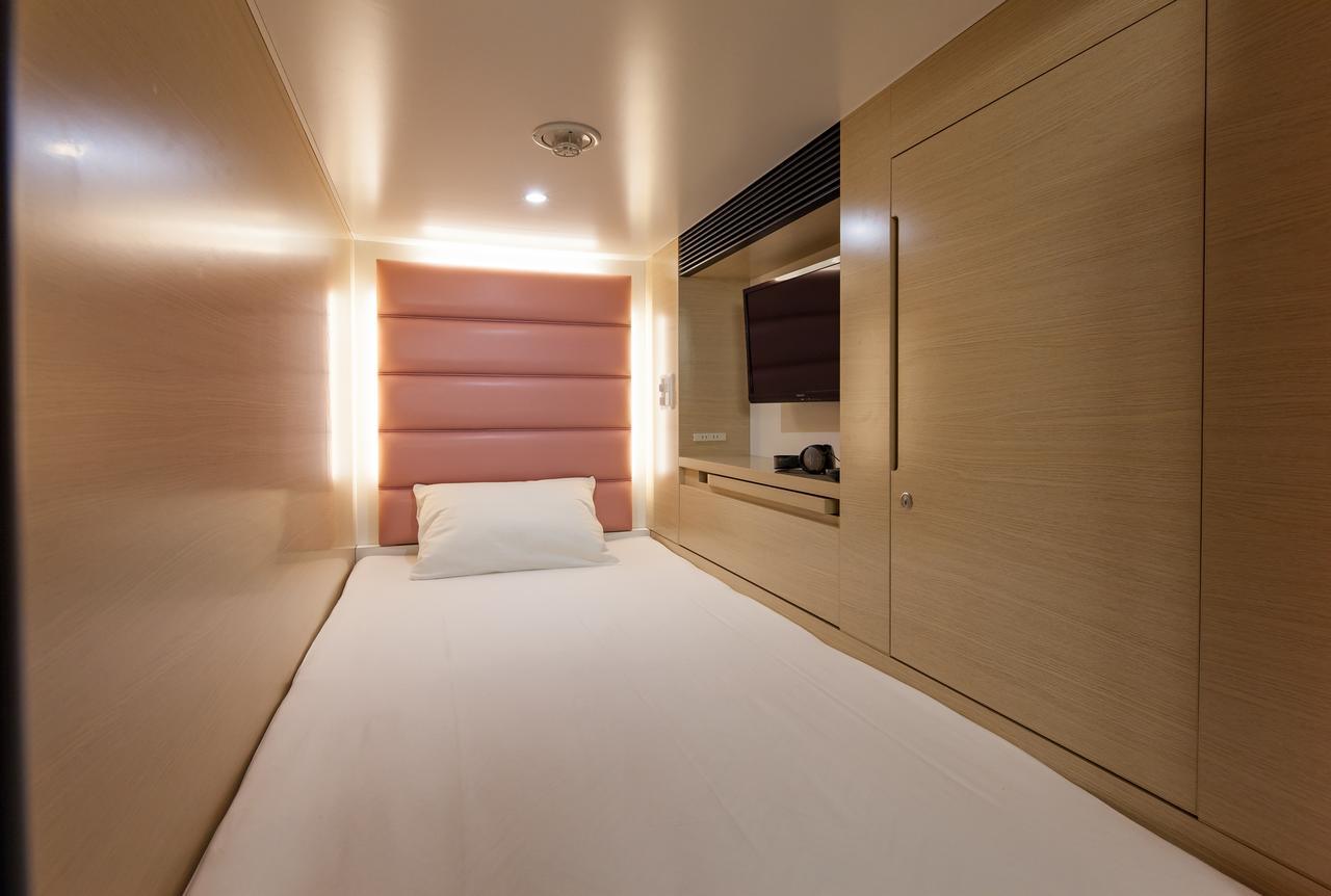Y's Cabin Yokohama Kannai Bagian luar foto